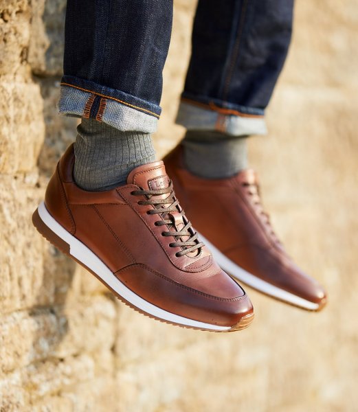 LOAKE Bannister Sneakers